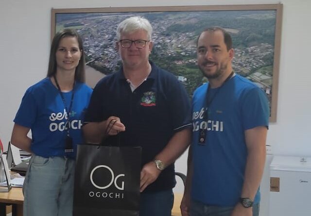 Supervisores da Ogochi visitam prefeito Canico